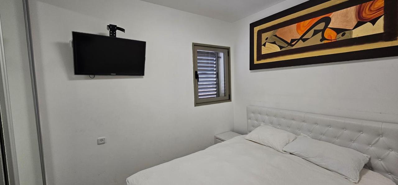 Top-Luxury Exclusive Аpt With Jacuzzi In Front Of The Sea Eilat Exteriör bild