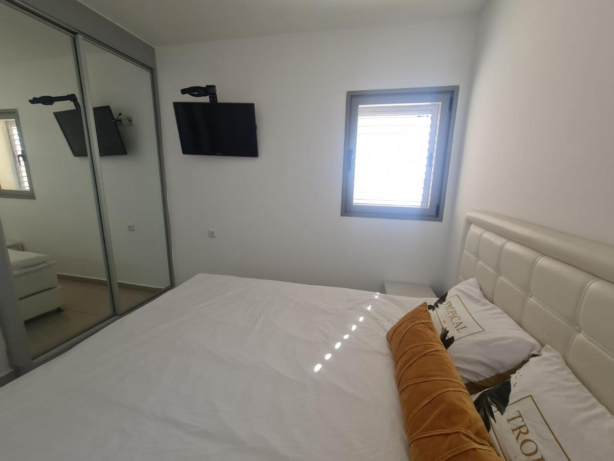 Top-Luxury Exclusive Аpt With Jacuzzi In Front Of The Sea Eilat Exteriör bild