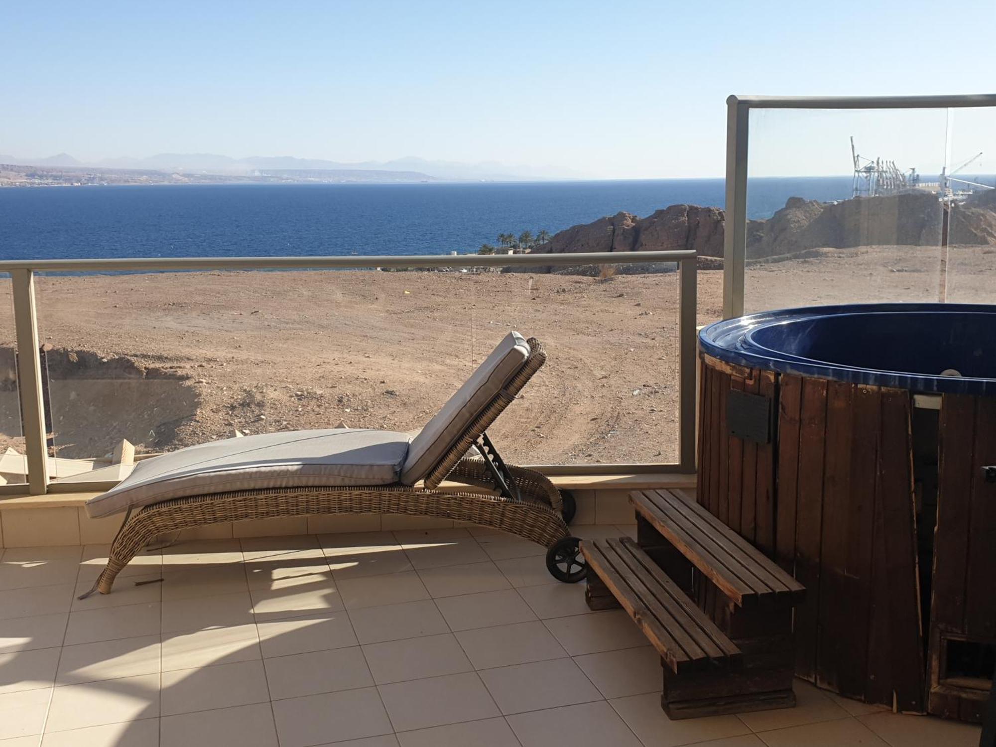 Top-Luxury Exclusive Аpt With Jacuzzi In Front Of The Sea Eilat Exteriör bild